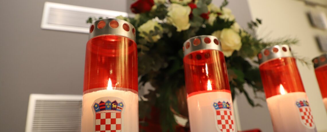 UOČI DANA SJEĆANJA ODRŽANA AKADEMIJA „SRCE U RIJEČ ZA VUKOVAR“ U NADBISKUPSKOM BOGOSLOVNOM SJEMENIŠTU U ZAGREBU