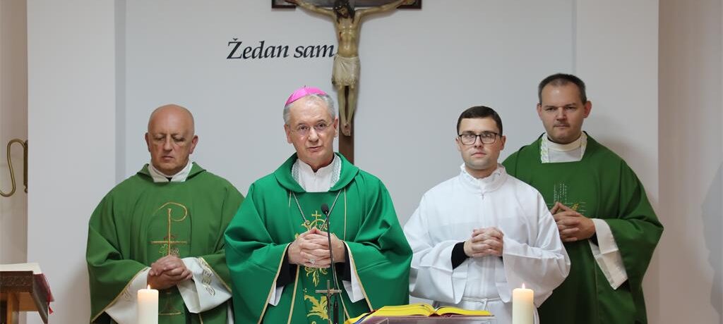 Nadbiskup Kutleša predvodio misu povodom Svjetskog dana siromaha u Jukićevoj